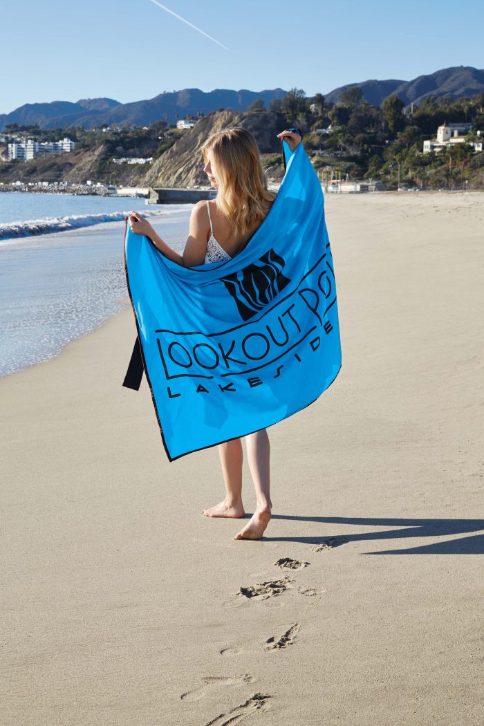 Sand Repellent Beach Blankets - Image 3